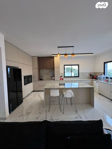 גג/ פנטהאוז, נהריה