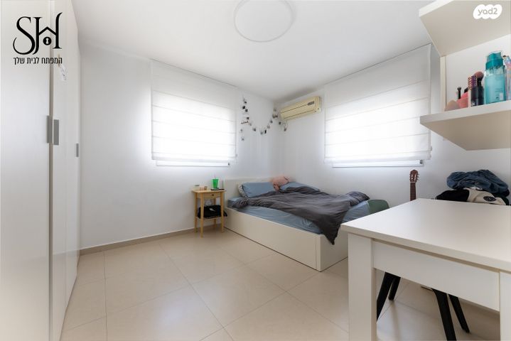 דירה, יהושע גיבשטיין, מישור הנוף, ראשון לציון