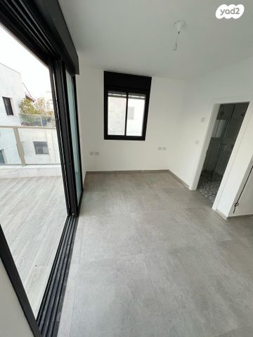 גג/ פנטהאוז, בת ים