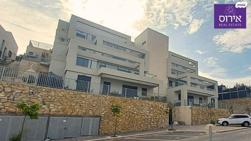 דירה, כפר ורדים