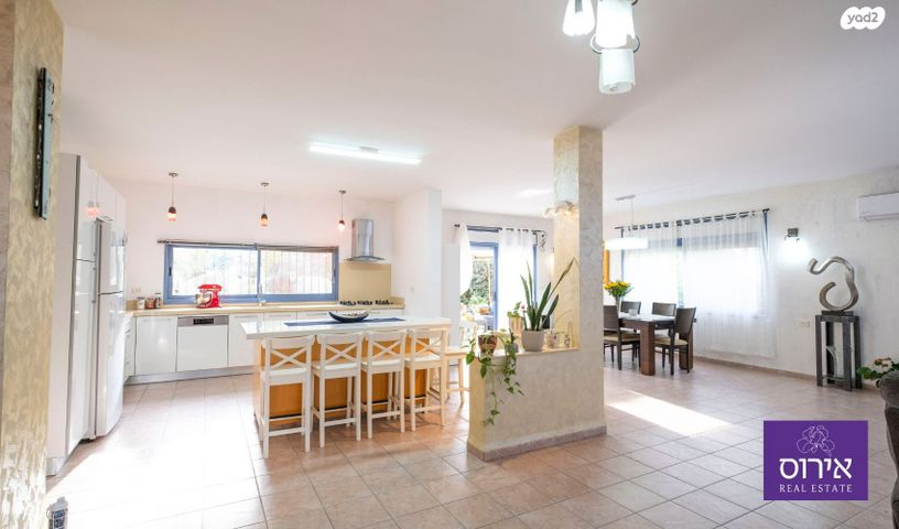 בית פרטי/ קוטג', הפרחים, כפר ורדים