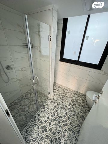 גג/ פנטהאוז, בת ים