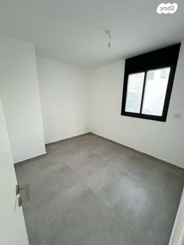 גג/ פנטהאוז, בת ים