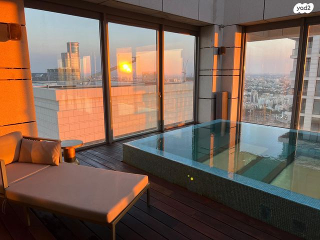 ניסים אלוני 