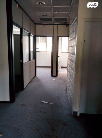 דרך העצמאות 33