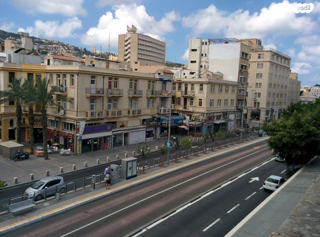 בניין משרדים, דרך העצמאות 33, שער פלמר, תחנת רכבת השמונה, חיפה