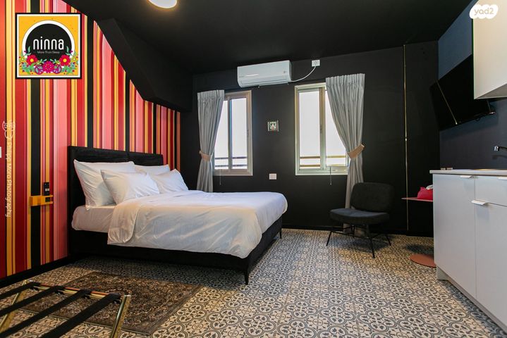 בית מלון, הבנקים 9, שער פלמר, תחנת רכבת השמונה, חיפה