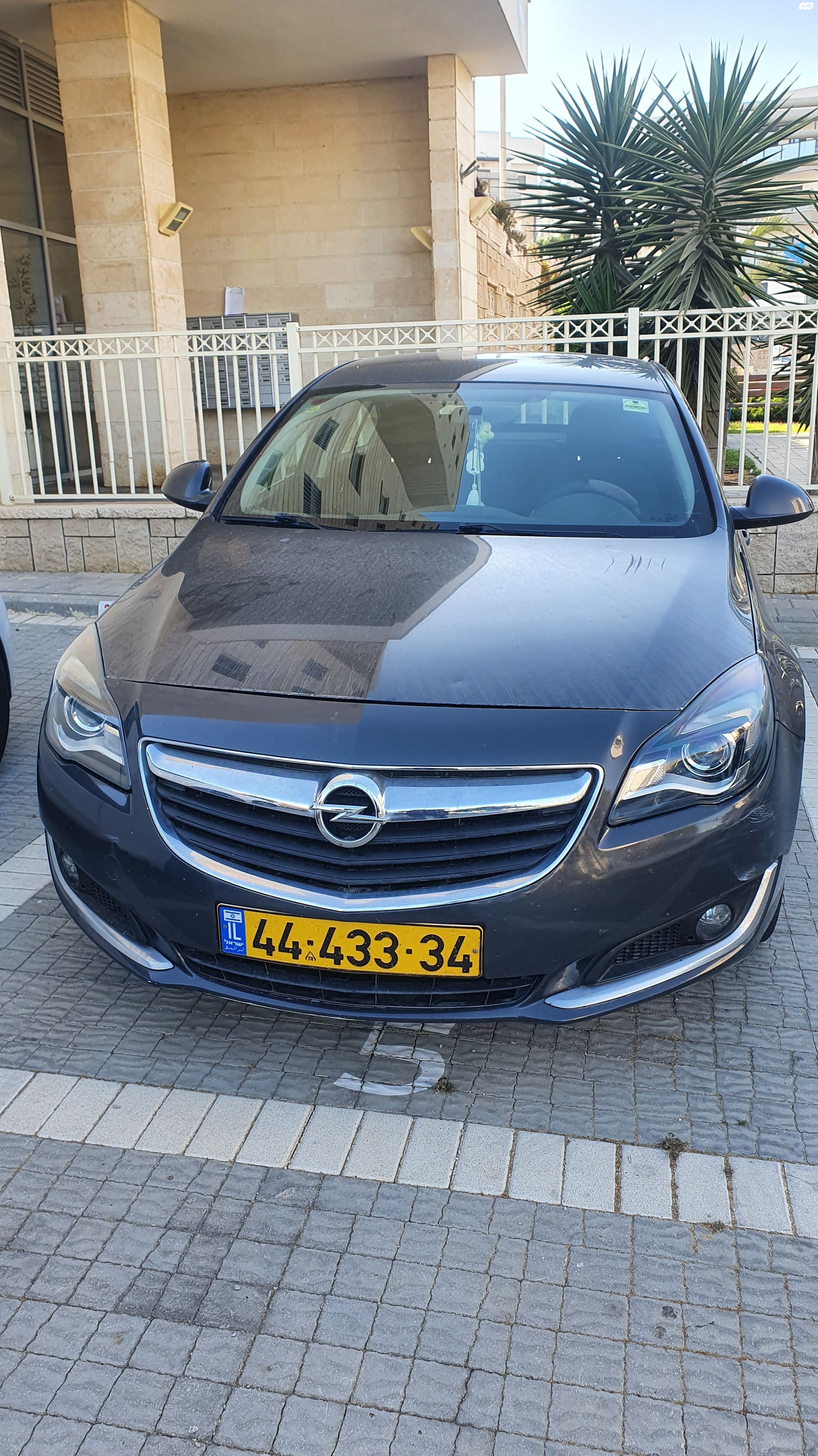 מודעת רכב אופל אינסיגניה