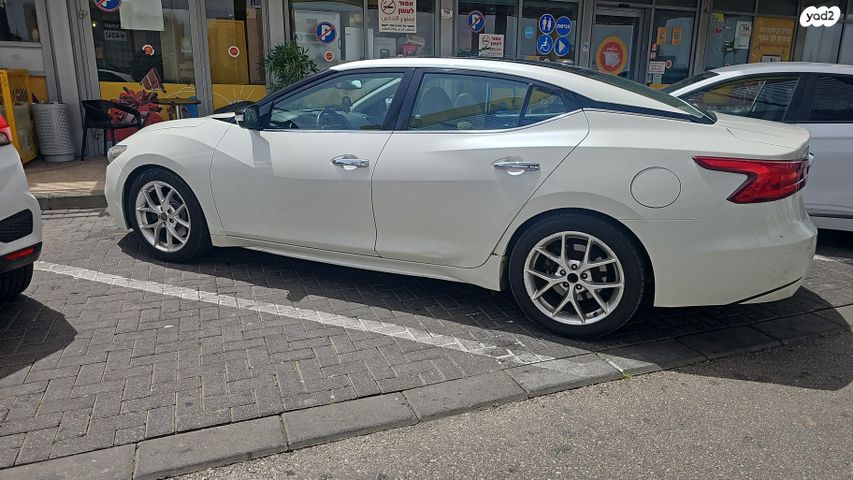 ניסאן מקסימה