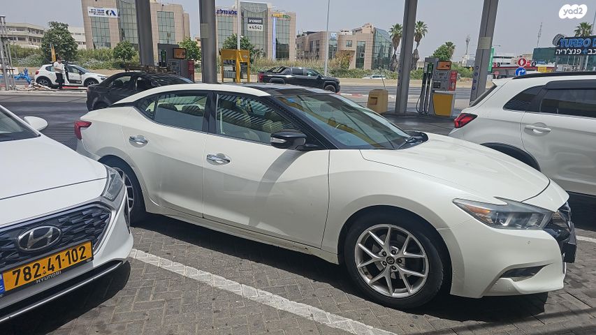 ניסאן מקסימה