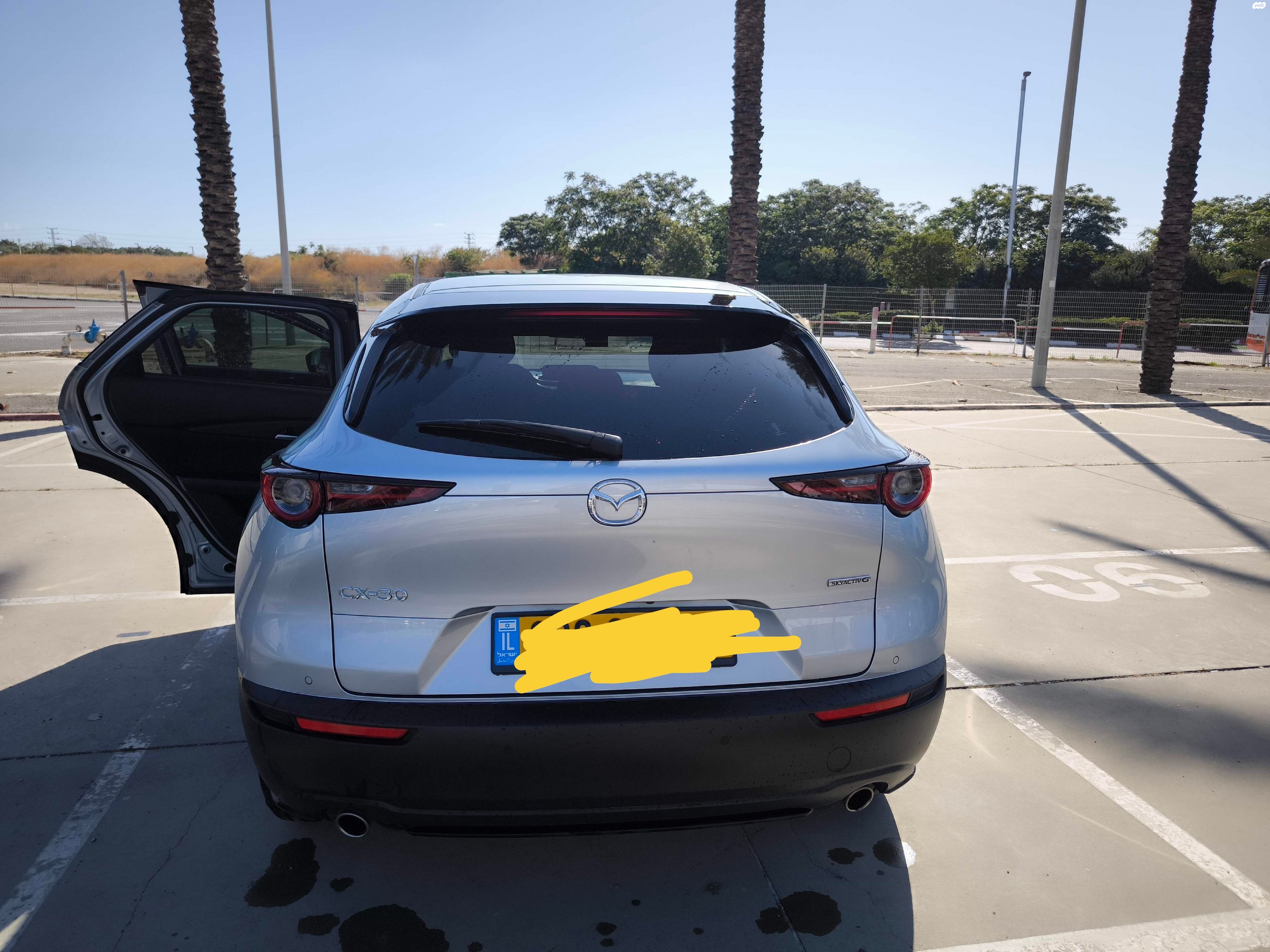 מודעת רכב מאזדה CX-30