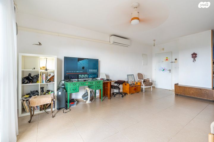 דירה, אורן, החורש, חריש