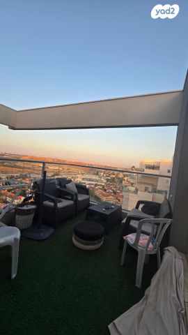 דירה, האיכרים, גני אזור, אזור