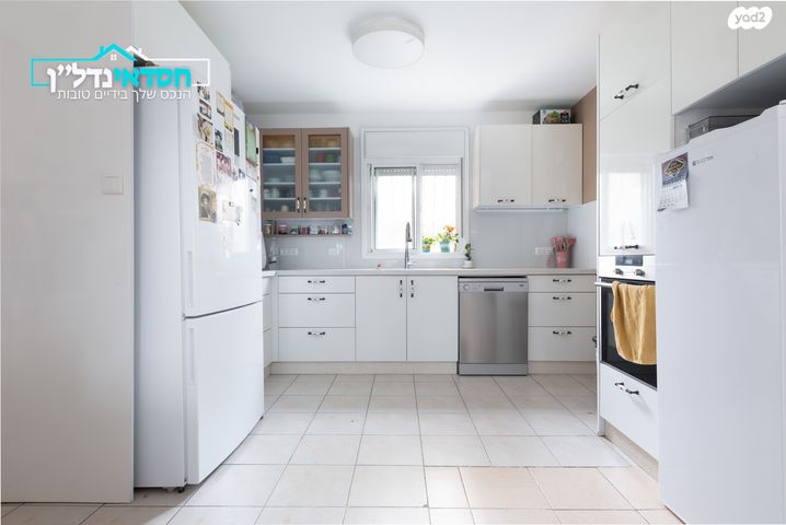 דירה, אהרון חג'ג', נאות בן גוריון, יבנה