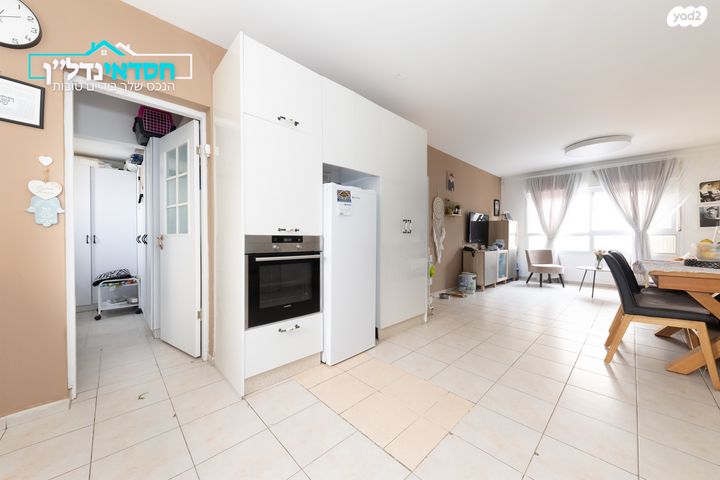 דירה, אהרון חג'ג', נאות בן גוריון, יבנה