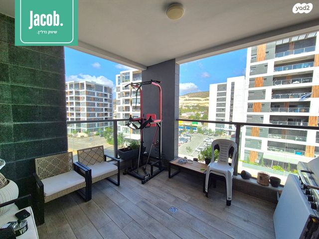 דירה, החותרים, טירת כרמל