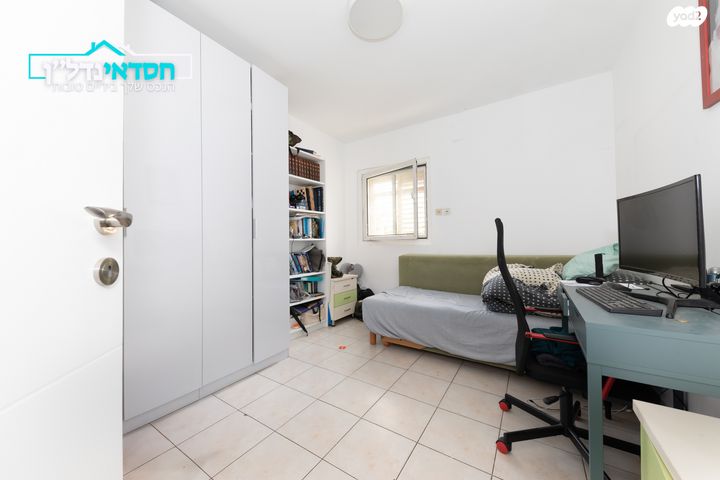 דירה, אהרון חג'ג', נאות בן גוריון, יבנה