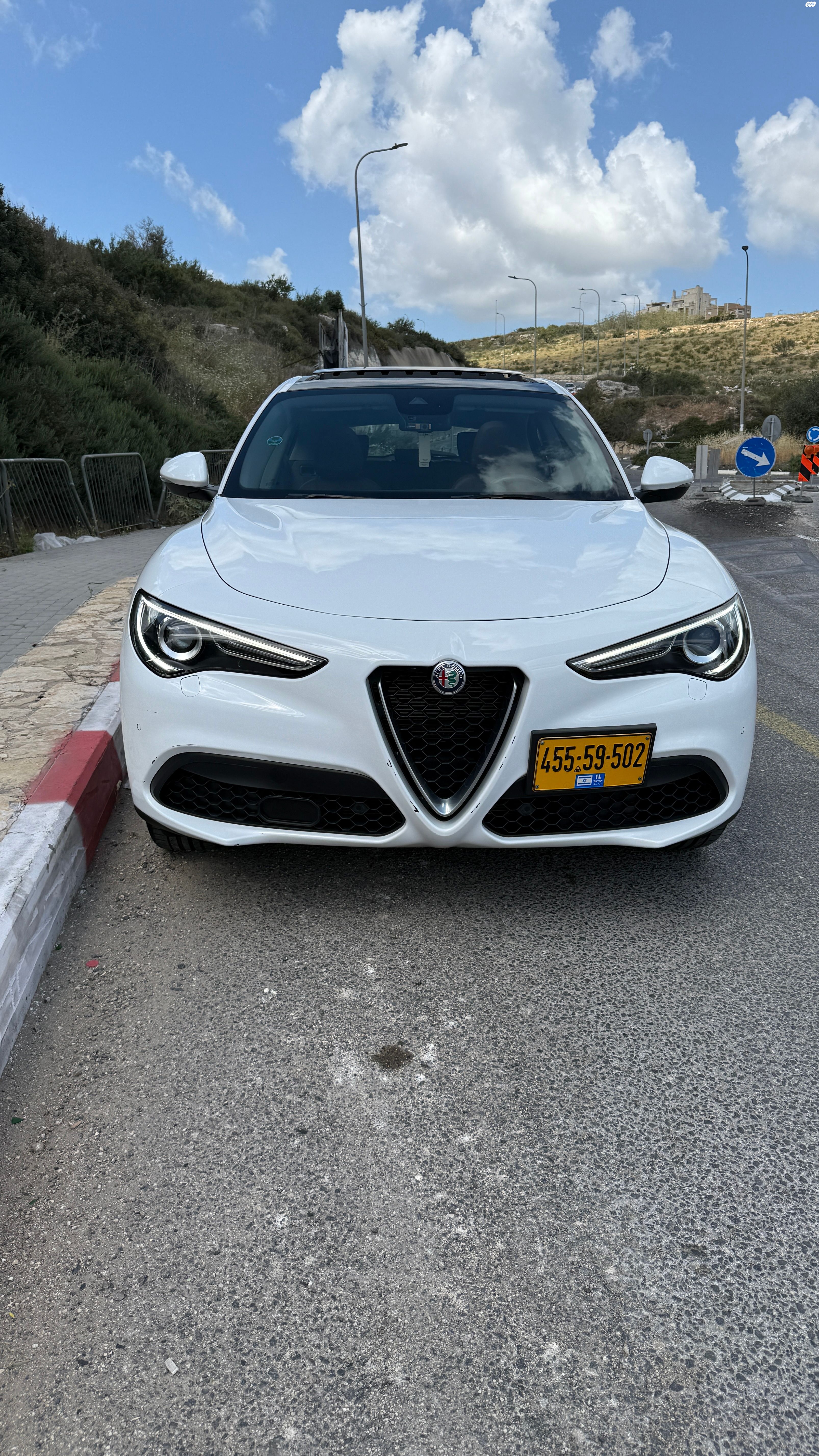 מודעת רכב אלפא רומיאו סטלביו