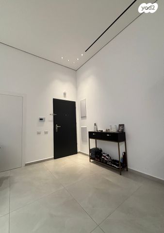 דירת גן, אריאל שרון 2, נווה שרון / שער העיר, נתיבות