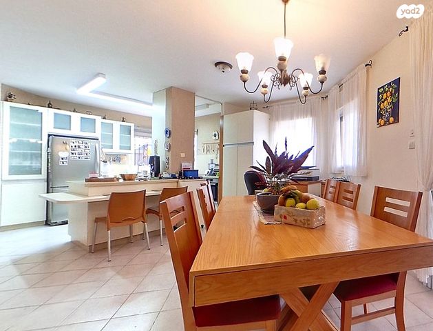 דו משפחתי, יהלום, נעלה, נעלה