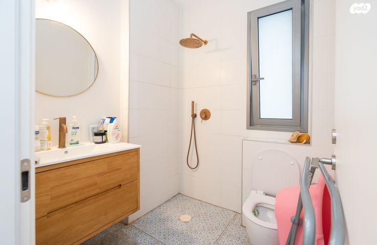 דירה, חנה רובינא, הרצליה