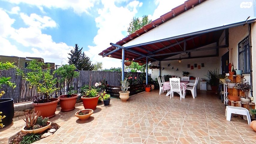 דו משפחתי, יהלום, נעלה, נעלה