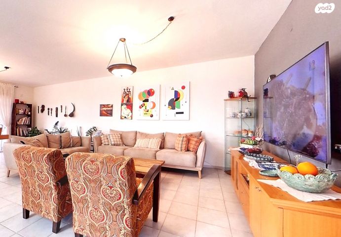 דו משפחתי, יהלום, נעלה, נעלה