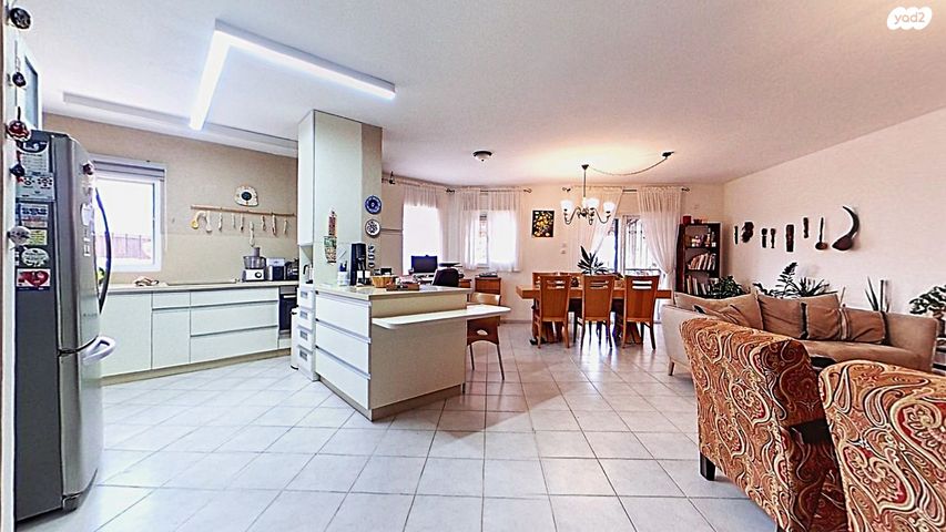 דו משפחתי, יהלום, נעלה, נעלה