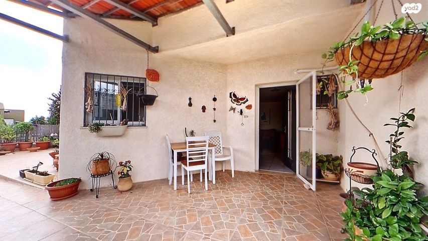 דו משפחתי, יהלום, נעלה, נעלה