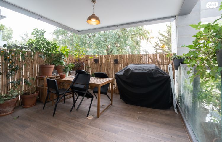 דירה, חנה רובינא, הרצליה