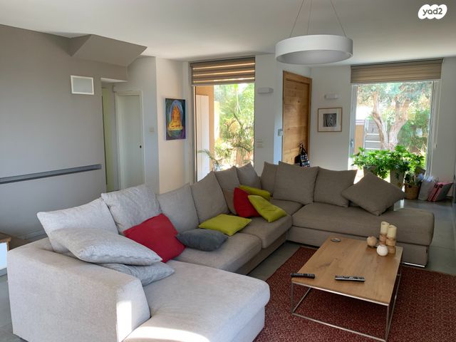 דו משפחתי, הפלמ"ח, שאר העיר, קדימה צורן