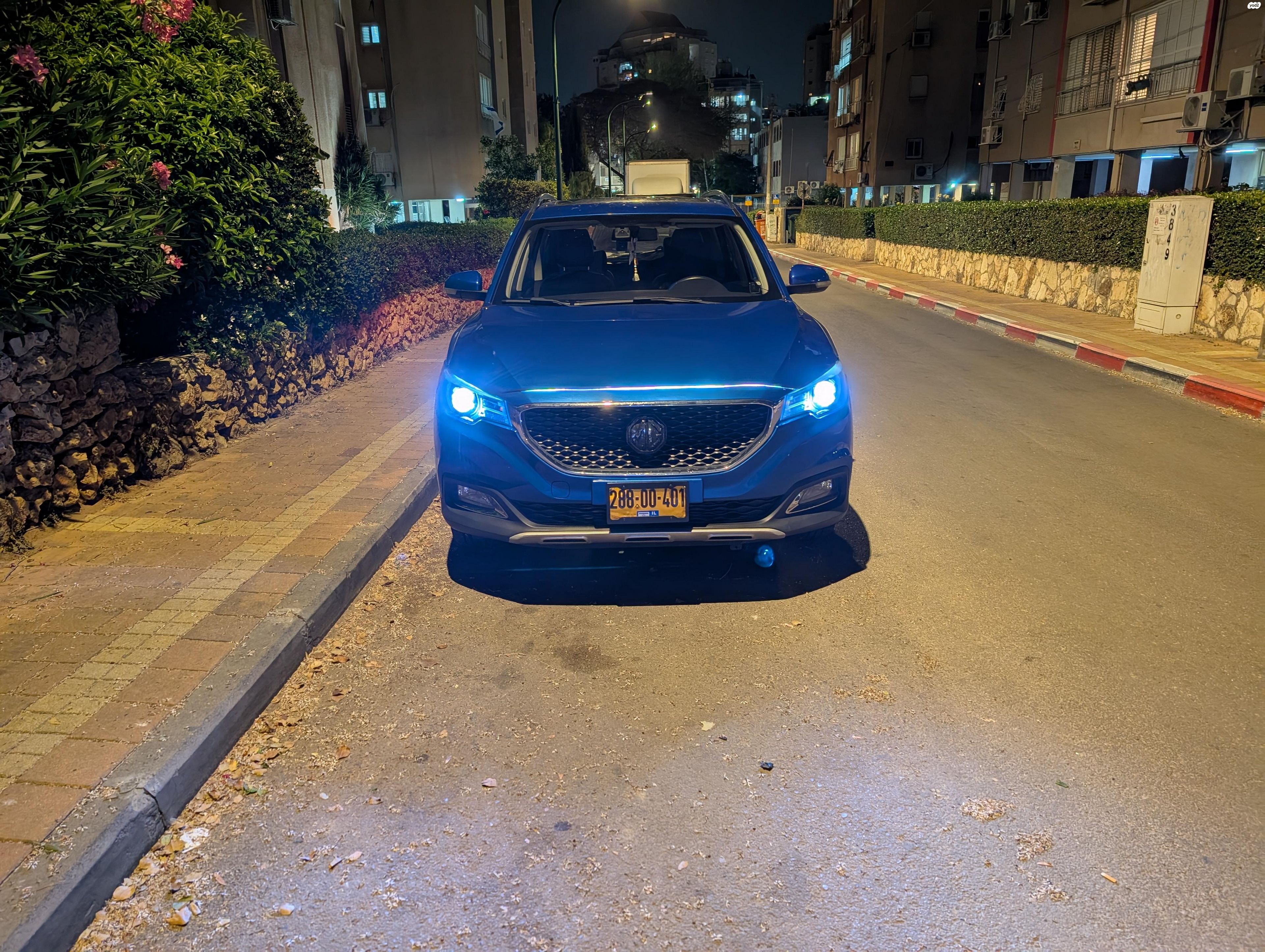 מודעת רכב אם ג'י ZS