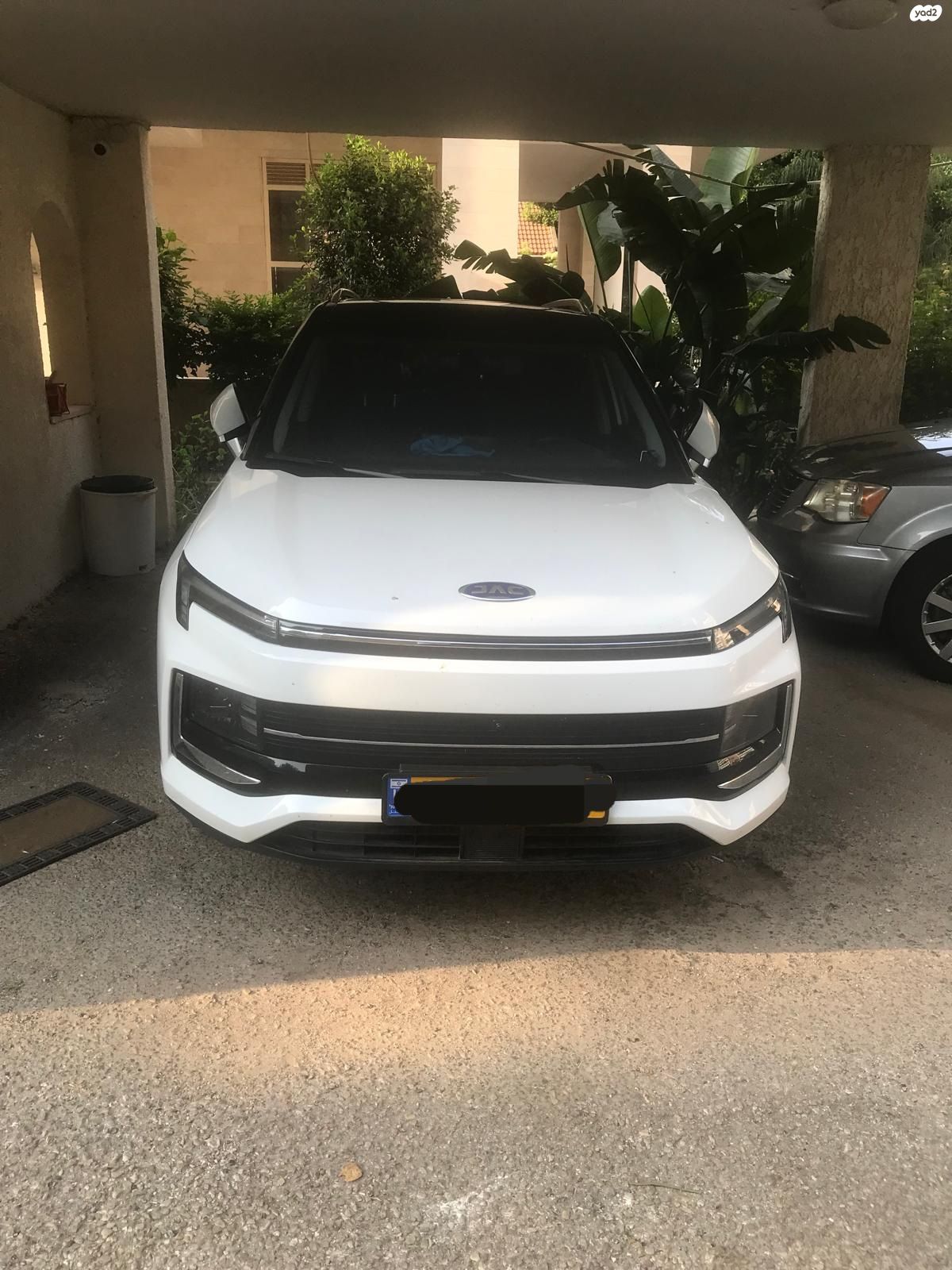 מודעת רכב ג׳יי.איי.סי E-JS4