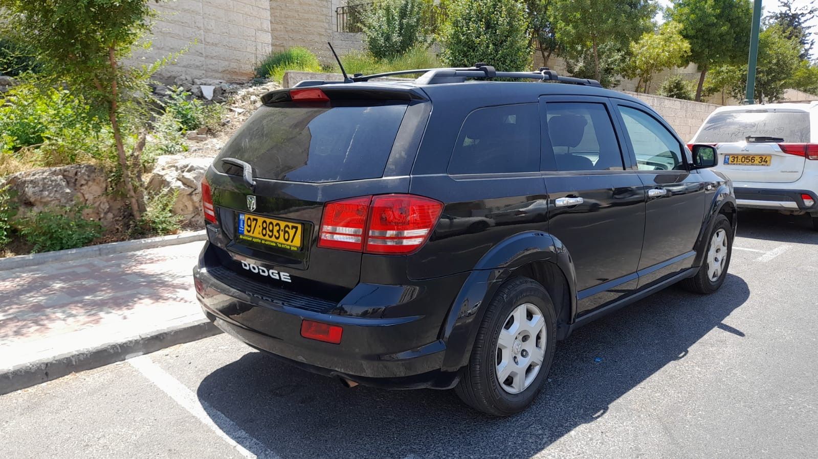מודעת רכב דודג' ג'רני
