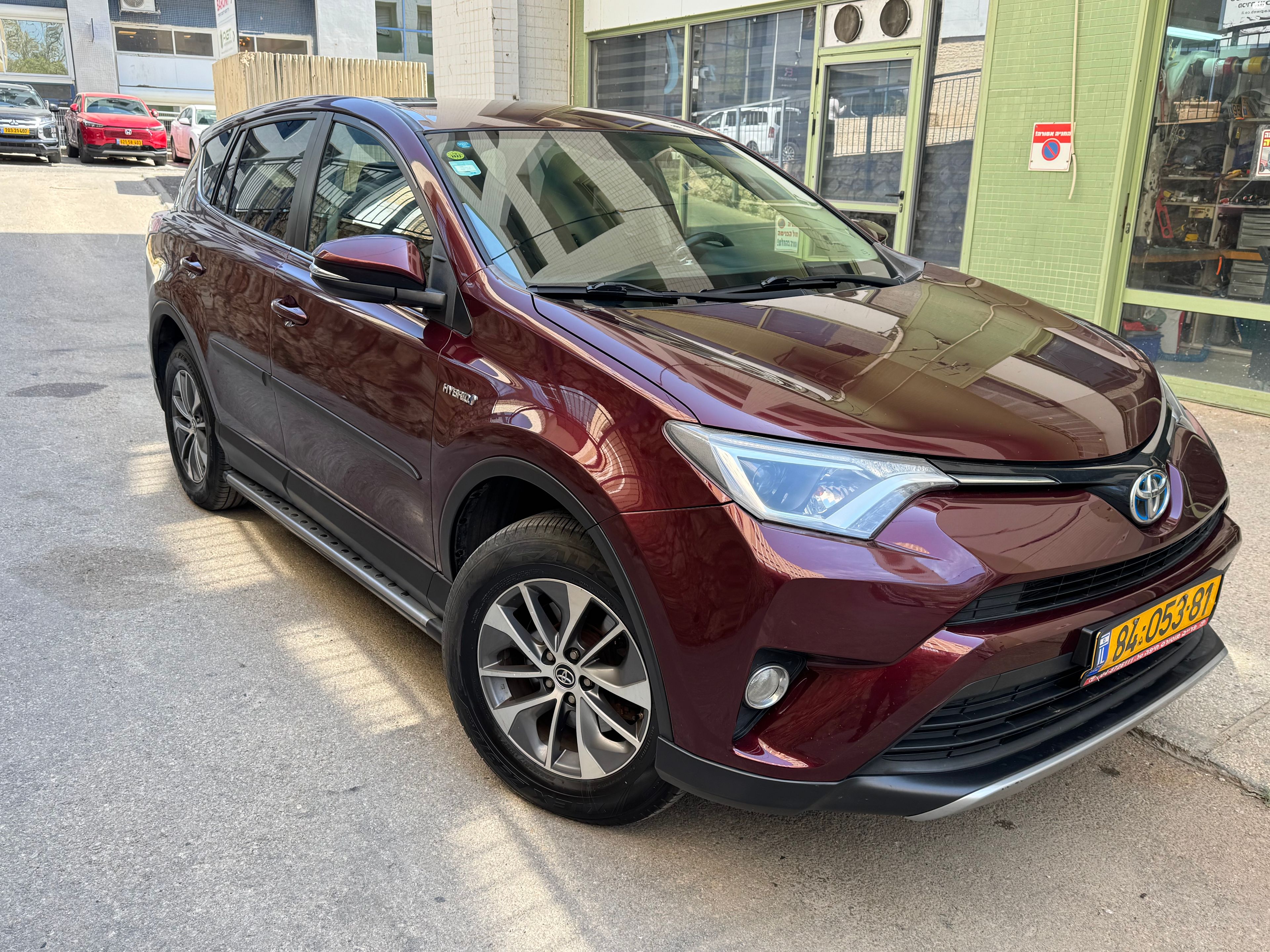מודעת רכב טויוטה RAV4