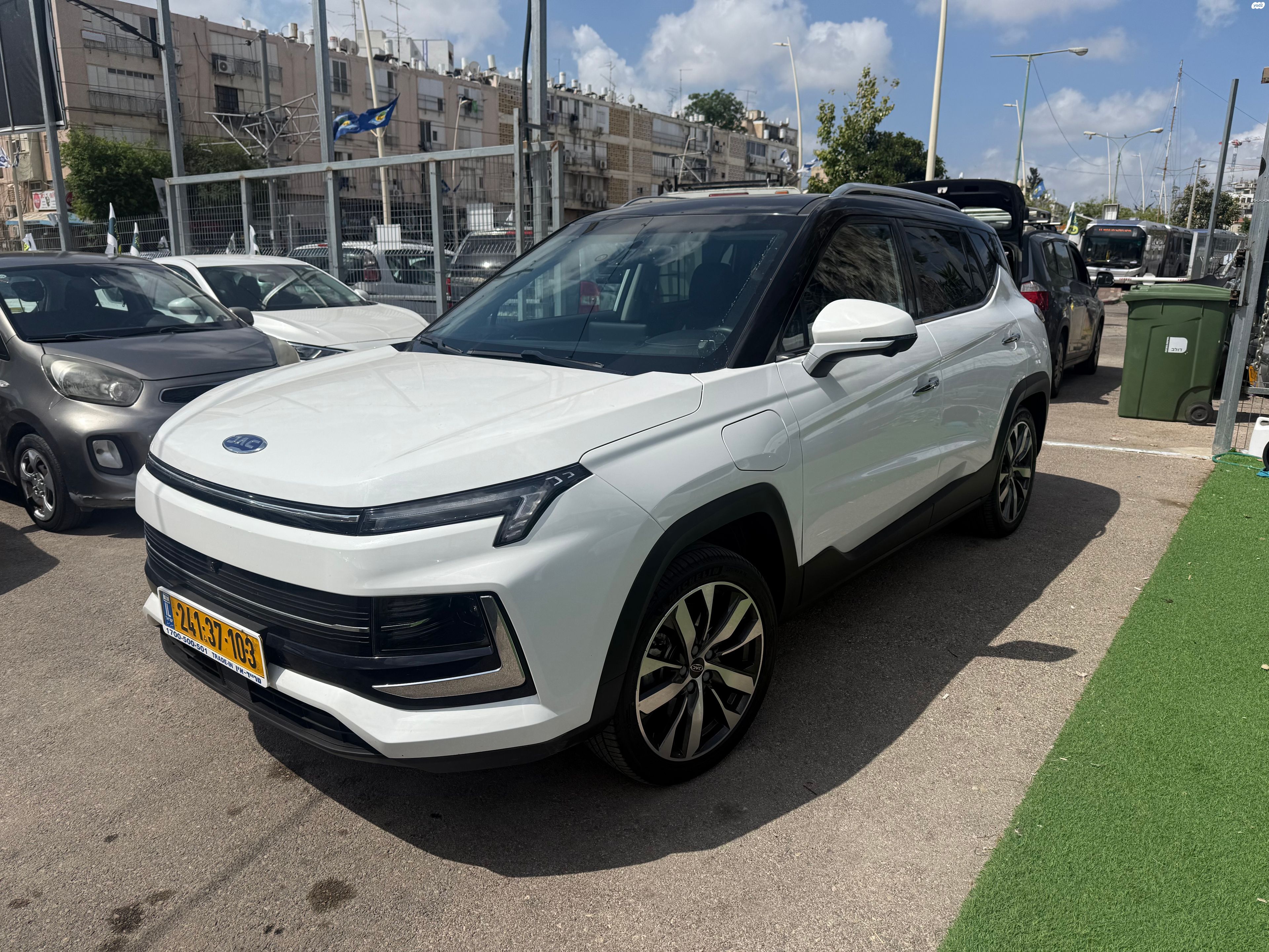 מודעת רכב ג׳יי.איי.סי E-JS4