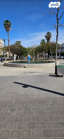 דירה, שדרות העצמאות 42, לב העיר, בת ים