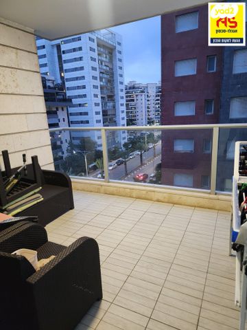 דירה, שדרות הציונות, ברנע, אשקלון