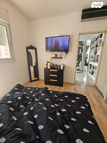 דירה, הר הצופים, רחובות ההולנדית, רחובות