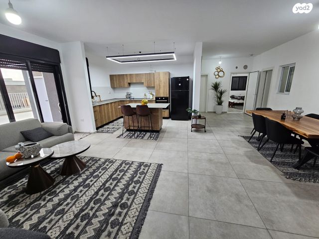 דירת גן, ערד