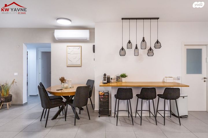 דירת גן, ש"י עגנון, נאות שמיר, יבנה