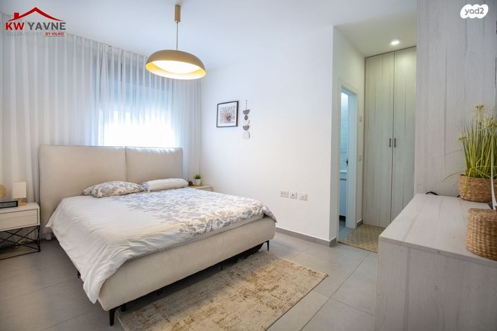 דירת גן, ש"י עגנון, נאות שמיר, יבנה