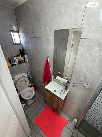 דירה, יהודה בורלא, צור שלום, קרית ביאליק