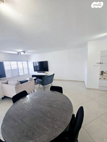 דירה, חטיבת הראל, נאות יצחק, לוד