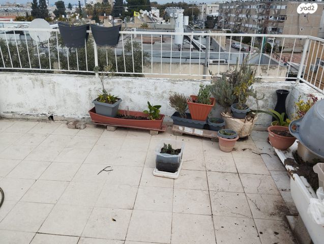 גג/ פנטהאוז, הקוממיות 61, הקוממיות, קרית גת