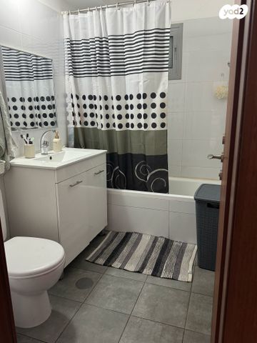 דירה, שדרות הרצל, נאות שמיר, יבנה