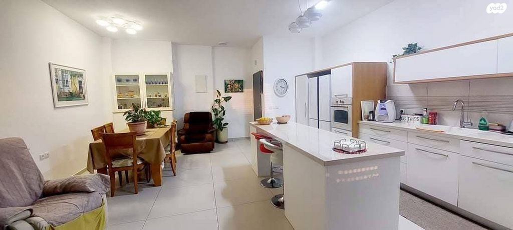 דירה, הרב שלום שבזי, רמב"ם, ראש העין