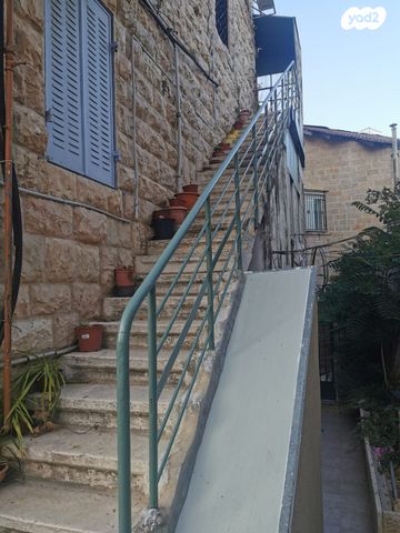 דירה, הרב שלום שבזי, נחלאות, שערי חסד, ירושלים