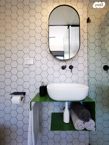 דירה, הרב שלום שבזי, נחלאות, שערי חסד, ירושלים