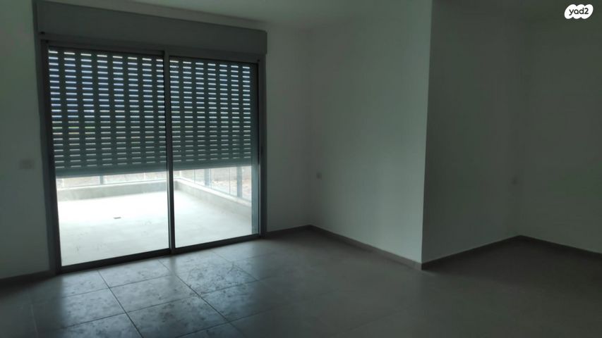 דירה, שדרות הרצל, נאות שמיר, יבנה